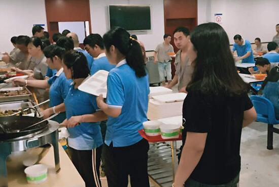 食堂承包公司不榨取員工伙食費(fèi)靠什么賺錢(qián)？